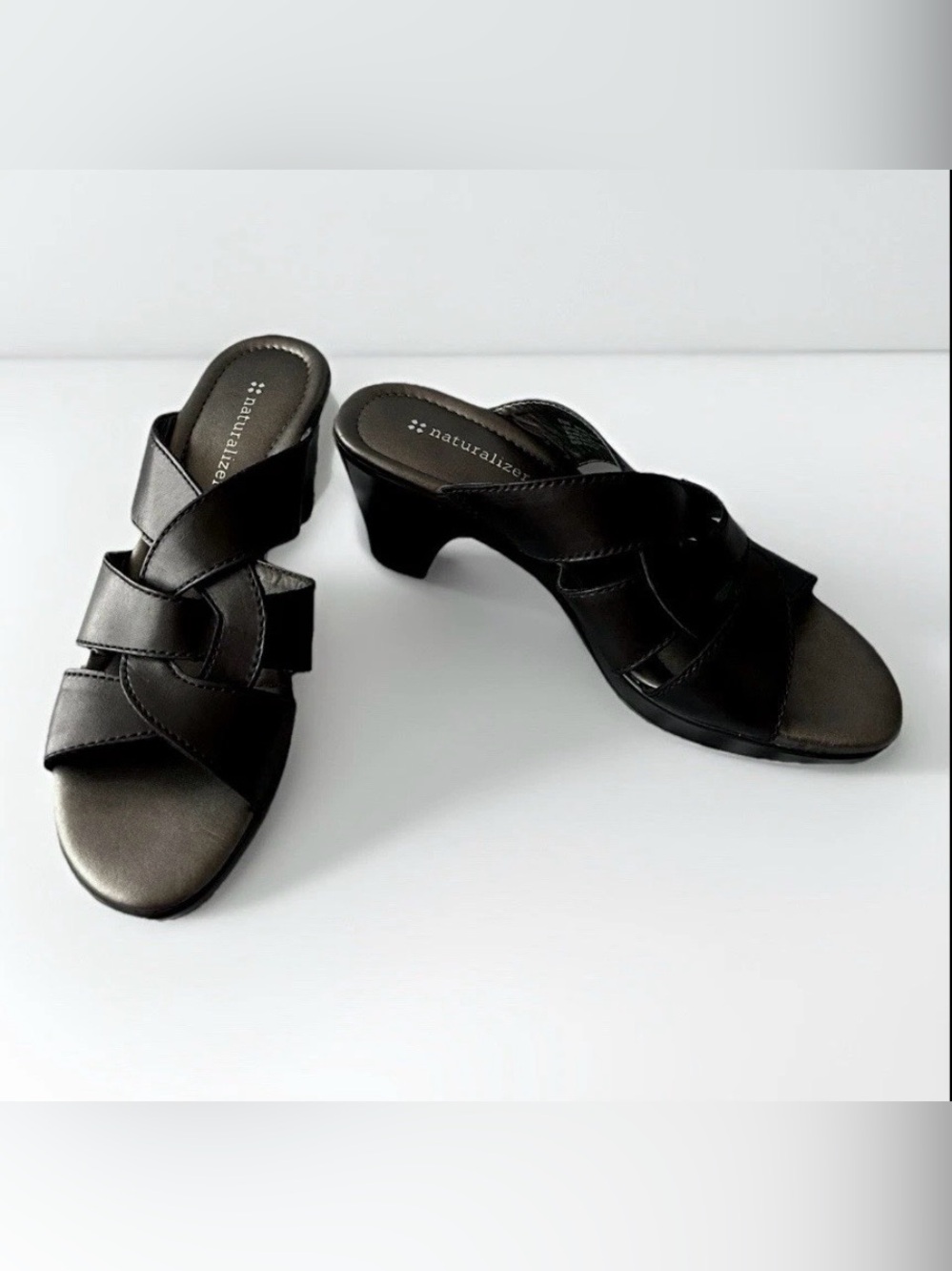 Naturalizer Black Leather Crisscross Slide Sandals 8.5 M Metallic Gray Insole